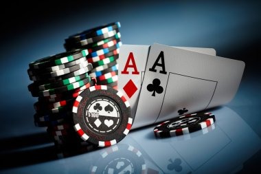 Diamond Empire bonus features and free spins trigger